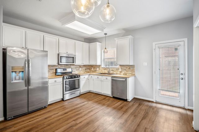 323 Plaza Del Sol Park, Houston, TX 77020
