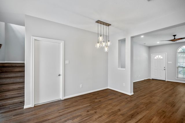 323 Plaza Del Sol Park, Houston, TX 77020