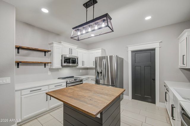 5634 E FLORIAN Avenue, Mesa, AZ 85206