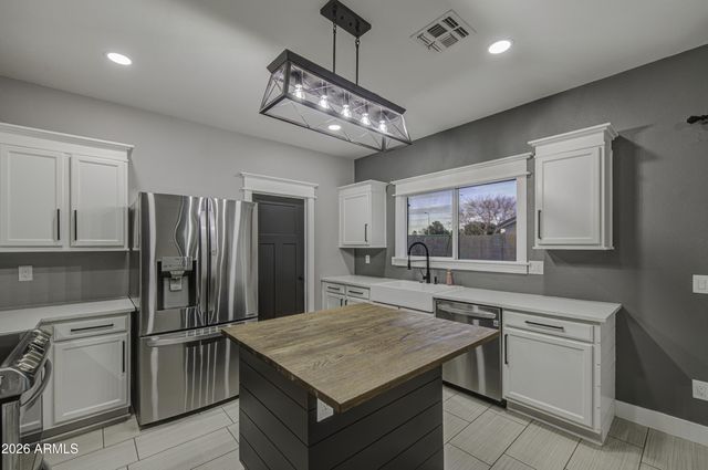 5634 E FLORIAN Avenue, Mesa, AZ 85206