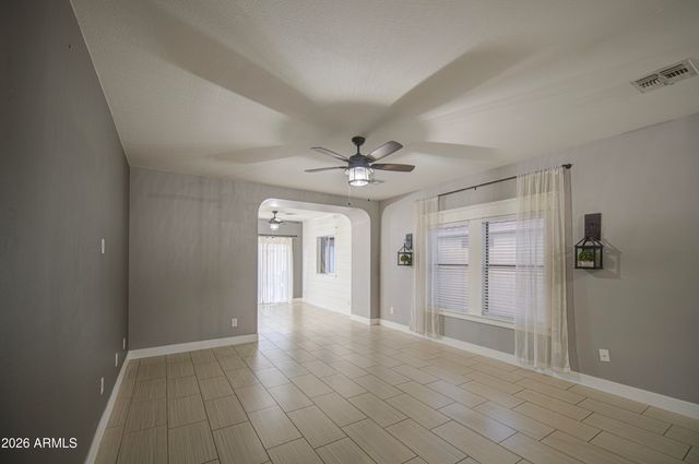 5634 E FLORIAN Avenue, Mesa, AZ 85206