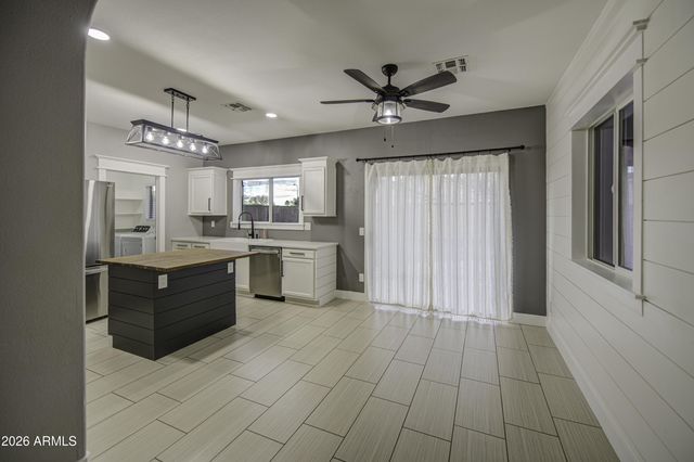 5634 E FLORIAN Avenue, Mesa, AZ 85206