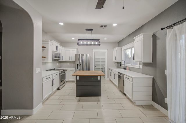 5634 E FLORIAN Avenue, Mesa, AZ 85206