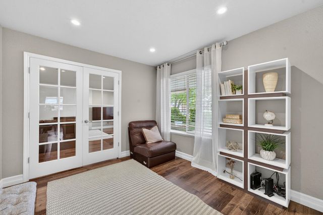 3925 Talmage Ct, Sacramento, CA 95827