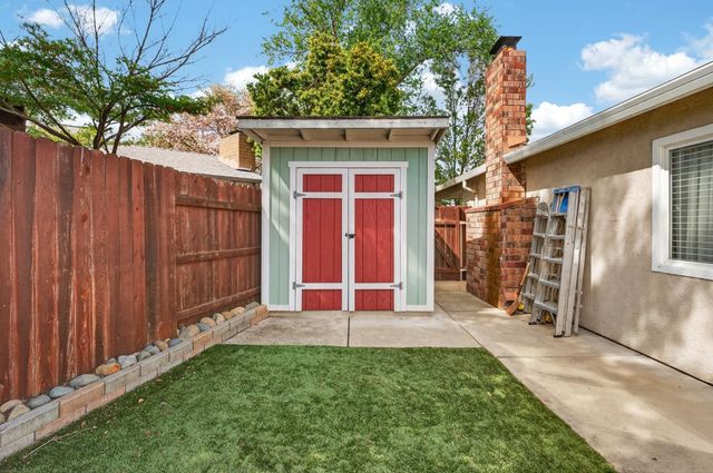 3925 Talmage Ct, Sacramento, CA 95827