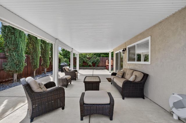 3925 Talmage Ct, Sacramento, CA 95827