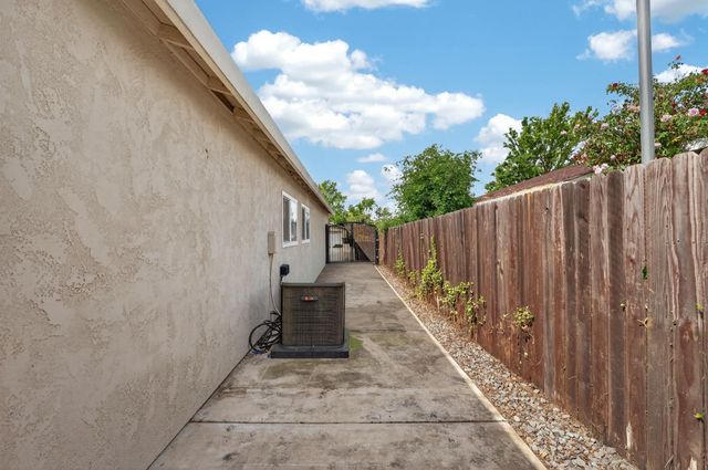 3925 Talmage Ct, Sacramento, CA 95827