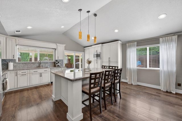 3925 Talmage Ct, Sacramento, CA 95827