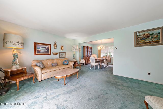 30 Clearview Drive, Tinton Falls, NJ 07724