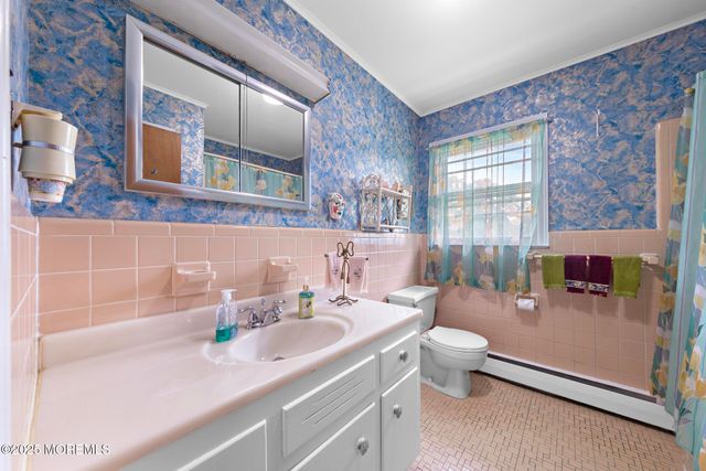 30 Clearview Drive, Tinton Falls, NJ 07724