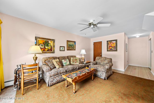 30 Clearview Drive, Tinton Falls, NJ 07724