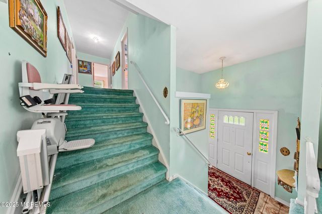 30 Clearview Drive, Tinton Falls, NJ 07724