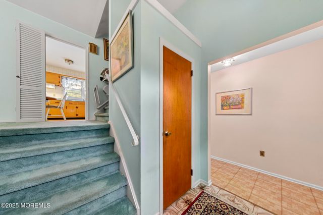30 Clearview Drive, Tinton Falls, NJ 07724