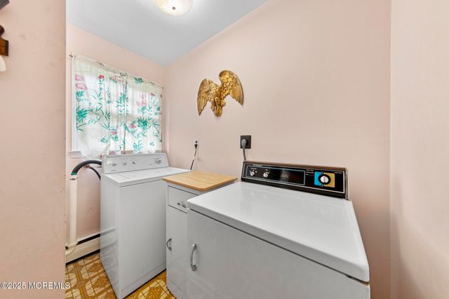 30 Clearview Drive, Tinton Falls, NJ 07724