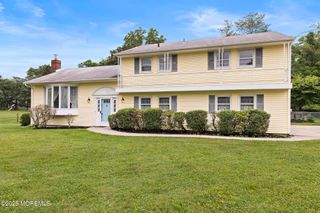 30 Clearview Drive, Tinton Falls, NJ 07724