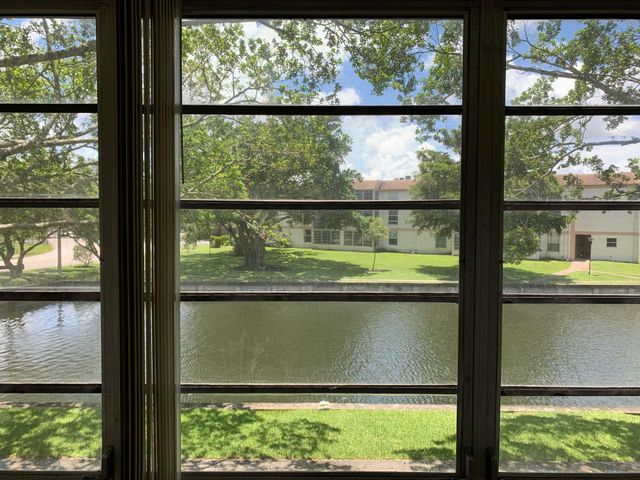 8350 Sands Point Boulevard E202, Tamarac, FL 33321