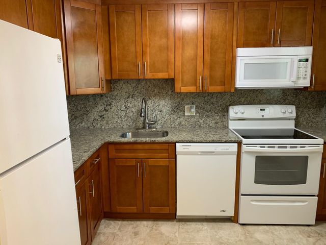 8350 Sands Point Boulevard E202, Tamarac, FL 33321