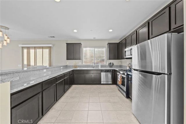 6958 Stanza Court, Fontana, CA 92336