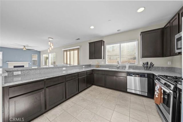 6958 Stanza Court, Fontana, CA 92336