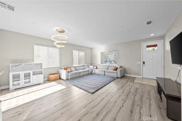 6958 Stanza Court, Fontana, CA 92336