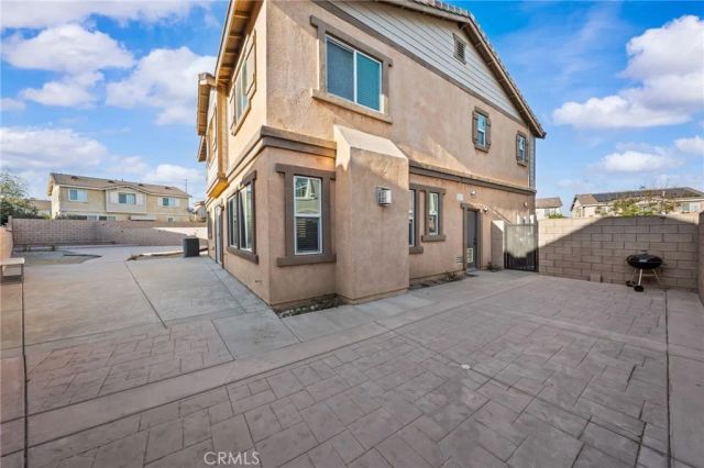 6958 Stanza Court, Fontana, CA 92336