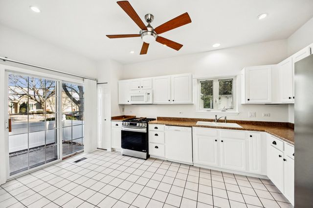 13211 S Carlisle Lane, Plainfield, IL 60544