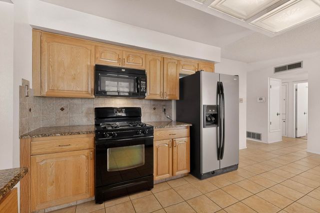 12001 Holiday Avenue NE, Albuquerque, NM 87111