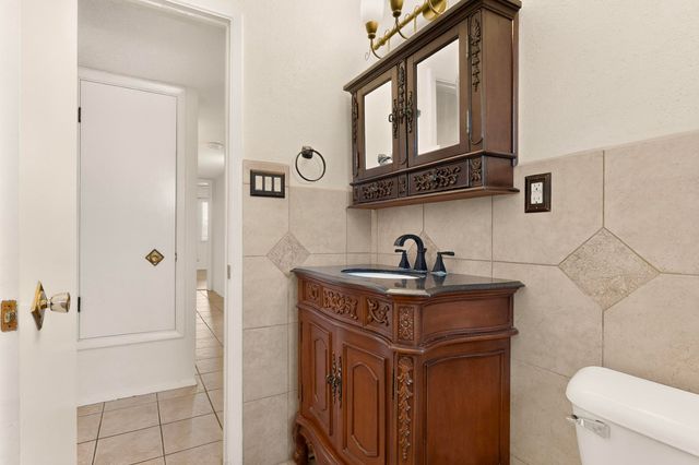 12001 Holiday Avenue NE, Albuquerque, NM 87111