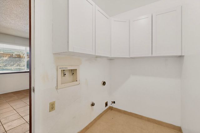 12001 Holiday Avenue NE, Albuquerque, NM 87111