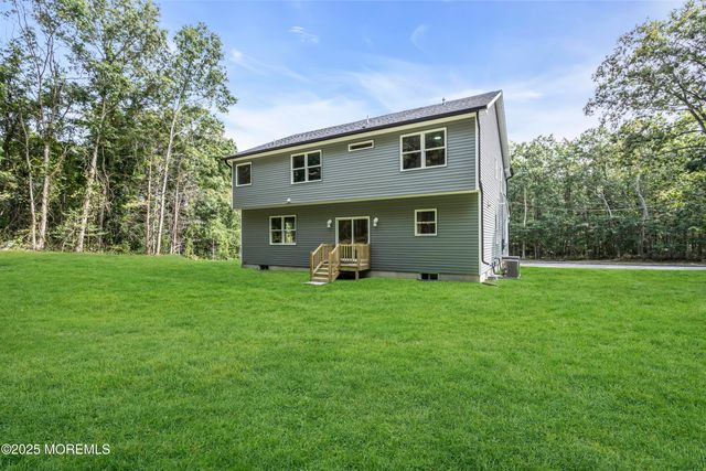70 Seurat Street, Barnegat, NJ 08005