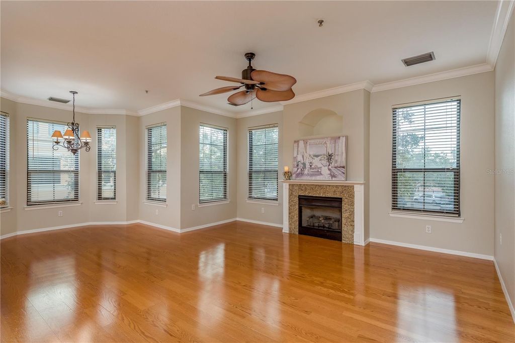 Image 8 of property listing at 2730 VIA TIVOLI 320B, Clearwater, FL 33764