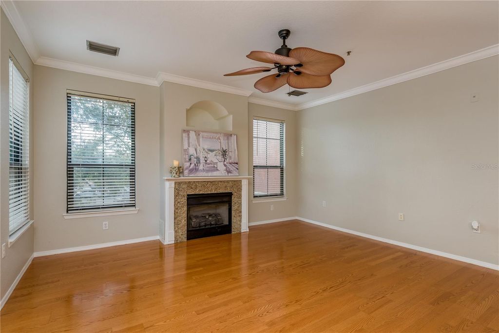 Image 9 of property listing at 2730 VIA TIVOLI 320B, Clearwater, FL 33764