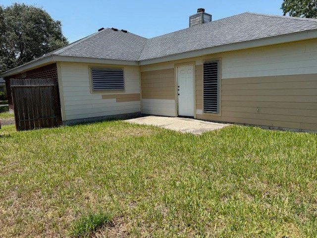 6026 Blue Water Dr, Corpus Christi, TX 78415