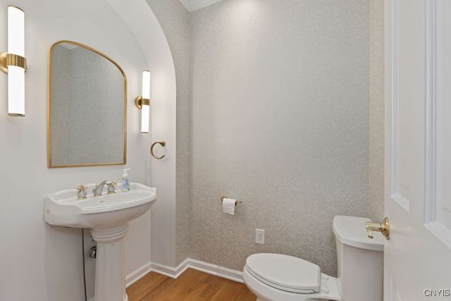 7111 Thorntree Hill Drive, Dewitt, NY 13066