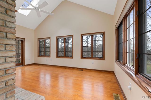 7111 Thorntree Hill Drive, Dewitt, NY 13066