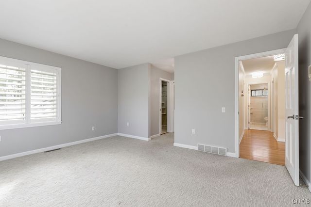 7111 Thorntree Hill Drive, Dewitt, NY 13066