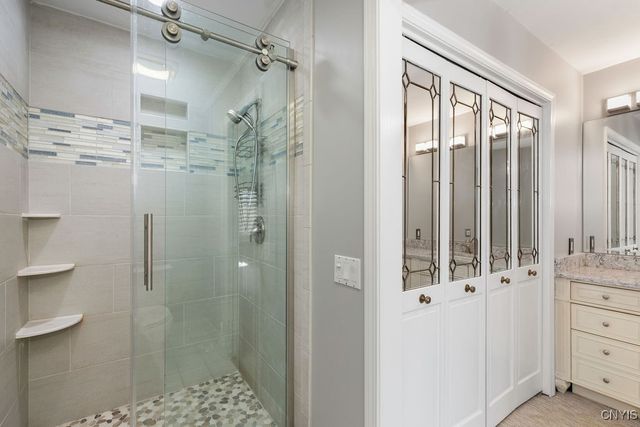 7111 Thorntree Hill Drive, Dewitt, NY 13066