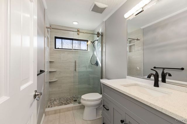 7111 Thorntree Hill Drive, Dewitt, NY 13066