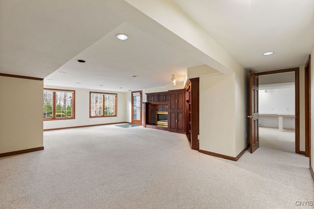 7111 Thorntree Hill Drive, Dewitt, NY 13066