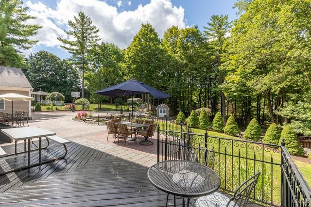 7111 Thorntree Hill Drive, Dewitt, NY 13066