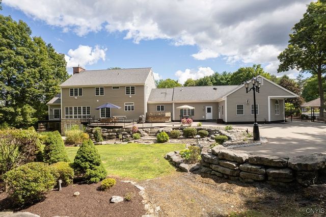 7111 Thorntree Hill Drive, Dewitt, NY 13066