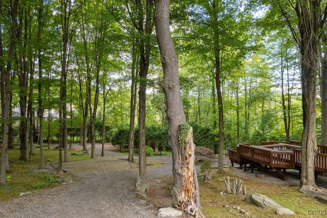 7111 Thorntree Hill Drive, Dewitt, NY 13066