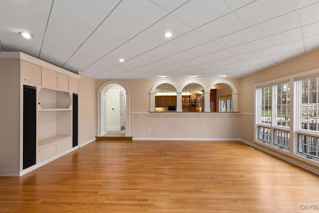 7111 Thorntree Hill Drive, Dewitt, NY 13066