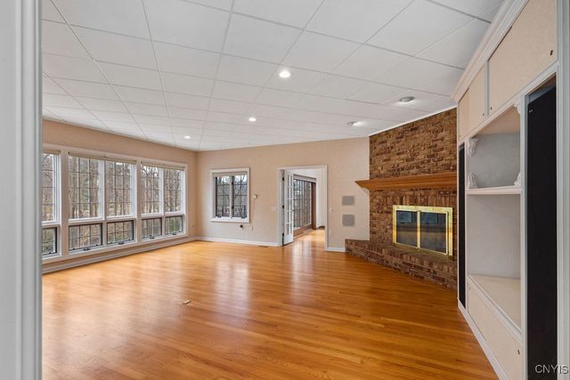 7111 Thorntree Hill Drive, Dewitt, NY 13066