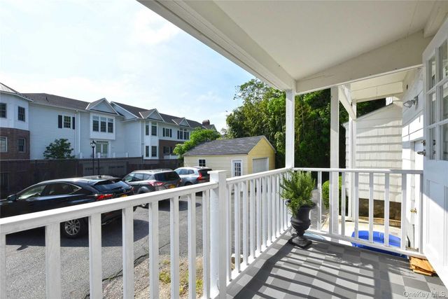 1415 Old Northern Boulevard 1S, Roslyn, NY 11576