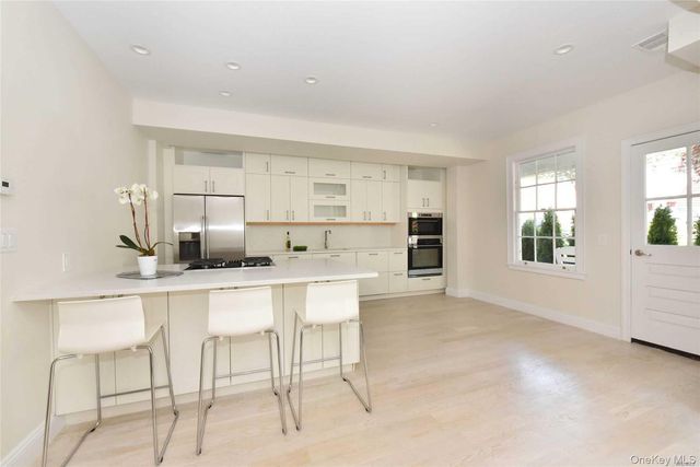 1415 Old Northern Boulevard 1S, Roslyn, NY 11576