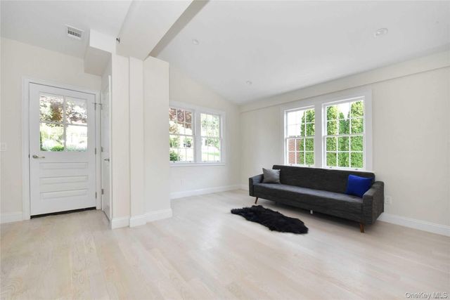 1415 Old Northern Boulevard 1S, Roslyn, NY 11576