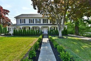 1415 Old Northern Boulevard 1S, Roslyn, NY 11576