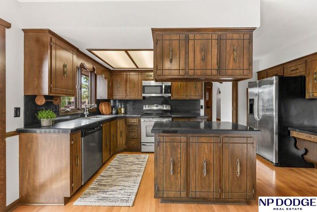 1929 S 167th Avenue Circle, Omaha, NE 68130