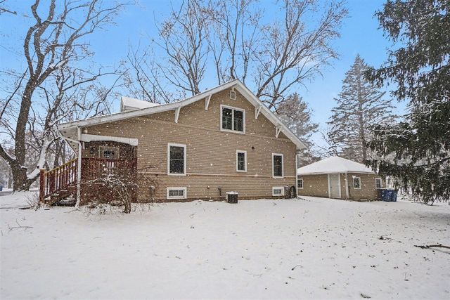 2407 Fairfield Avenue, Kalamazoo, MI 49048